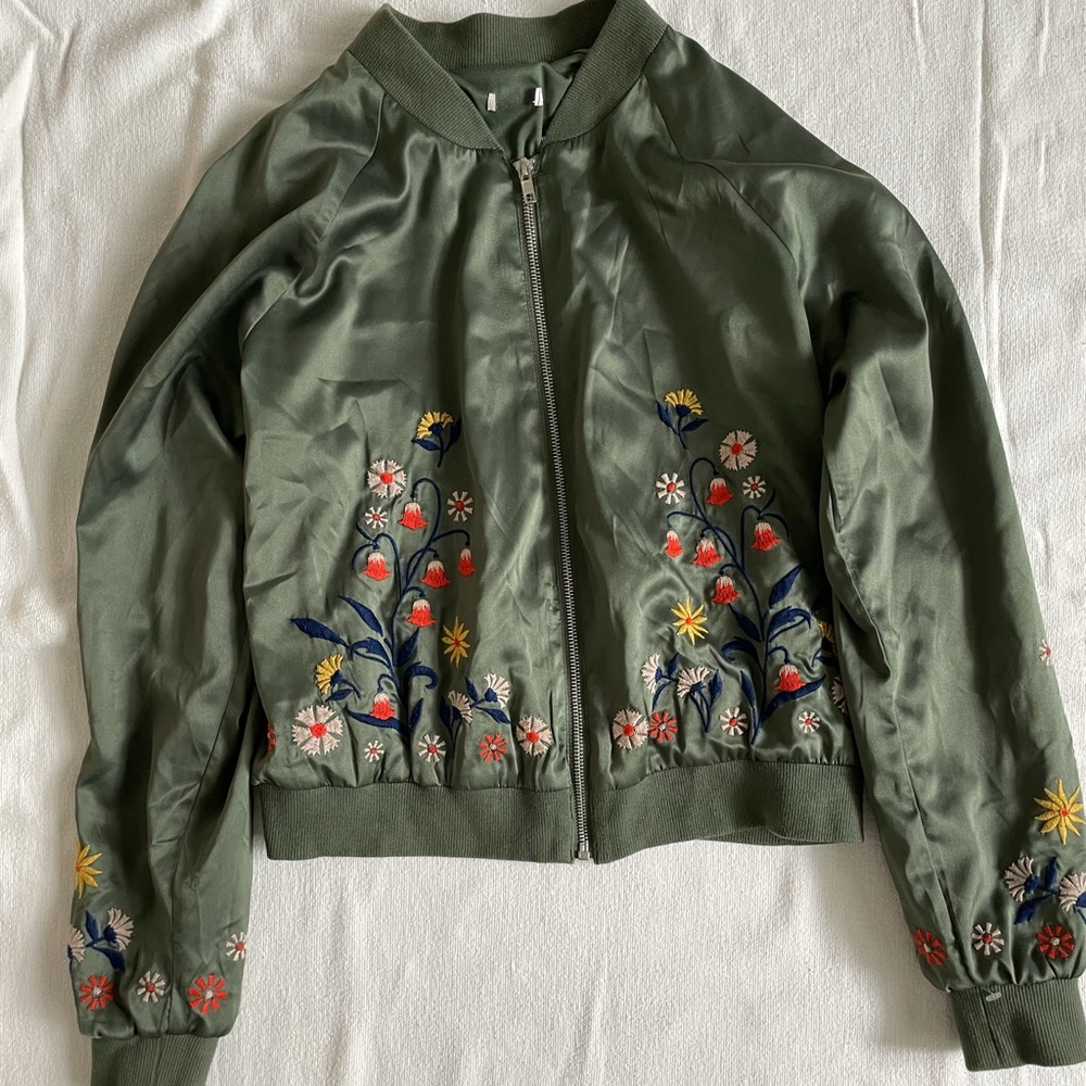 Floral detailed bomber jacket